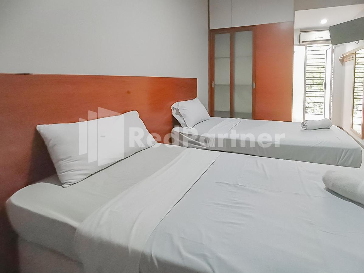 Sang Surya Guesthouse Syariah Near Rs Hasan Sadikin Mitra Reddoorz Bandung Eksteriør bilde