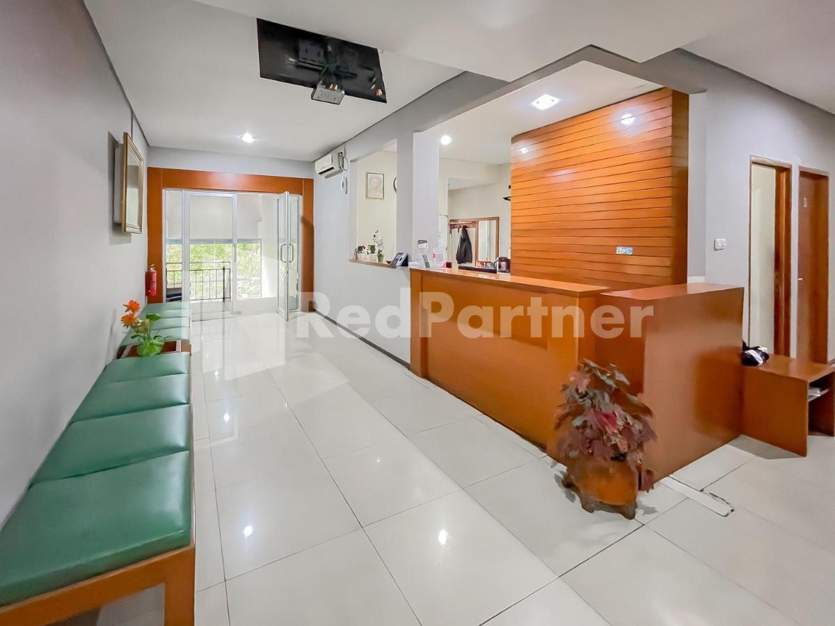 Sang Surya Guesthouse Syariah Near Rs Hasan Sadikin Mitra Reddoorz Bandung Eksteriør bilde