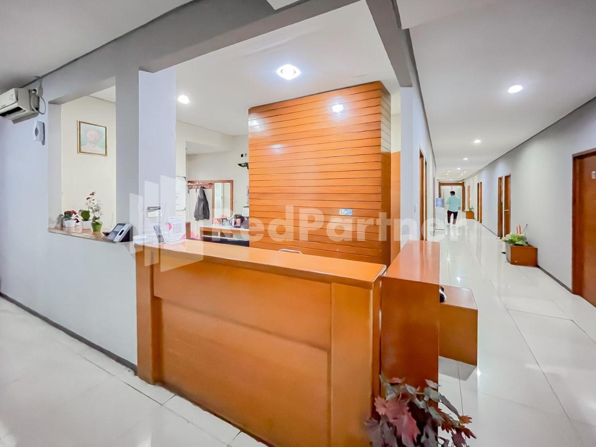 Sang Surya Guesthouse Syariah Near Rs Hasan Sadikin Mitra Reddoorz Bandung Eksteriør bilde