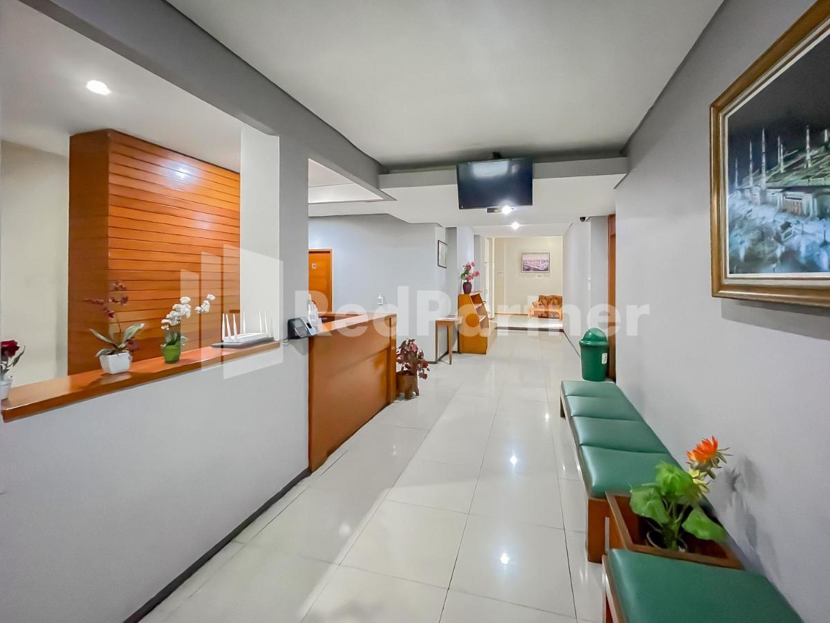 Sang Surya Guesthouse Syariah Near Rs Hasan Sadikin Mitra Reddoorz Bandung Eksteriør bilde